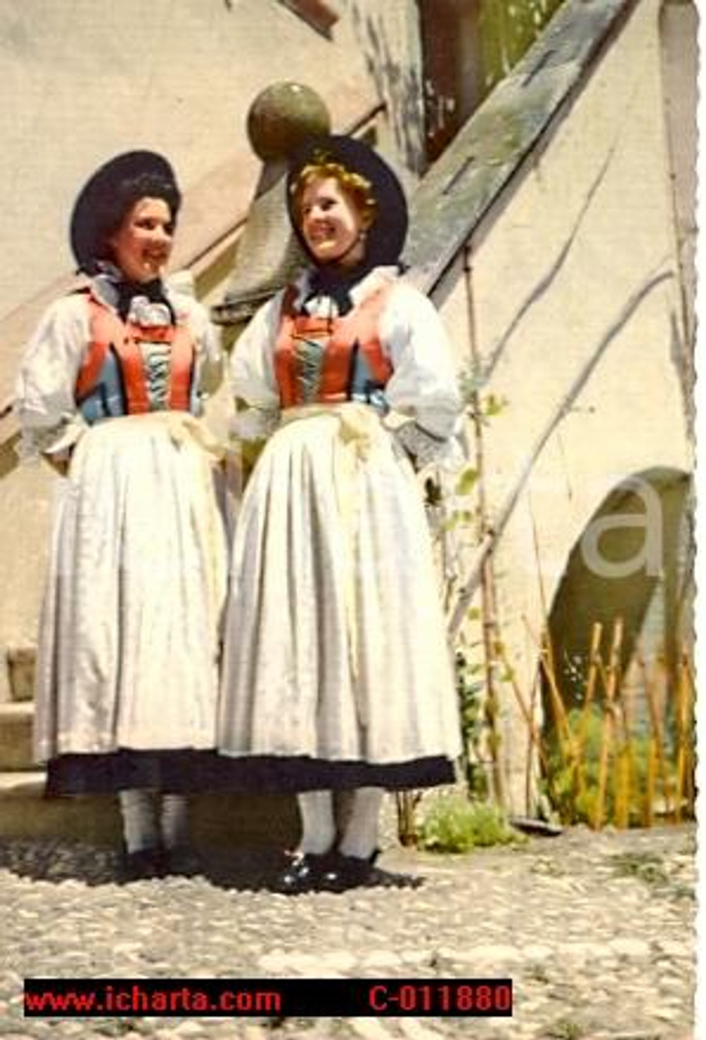 Cartolina originale da collezione 1970 ca BOLZANO SUDTIROLER Volkstrachten *Cartolina VINTAGE COSTUMI FG NV 1