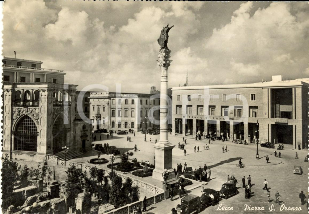 Cartolina originale da collezione 1954 LECCE Veduta di Piazza SANT ORONZO Cartolina ANIMATA con auto FG VG 1