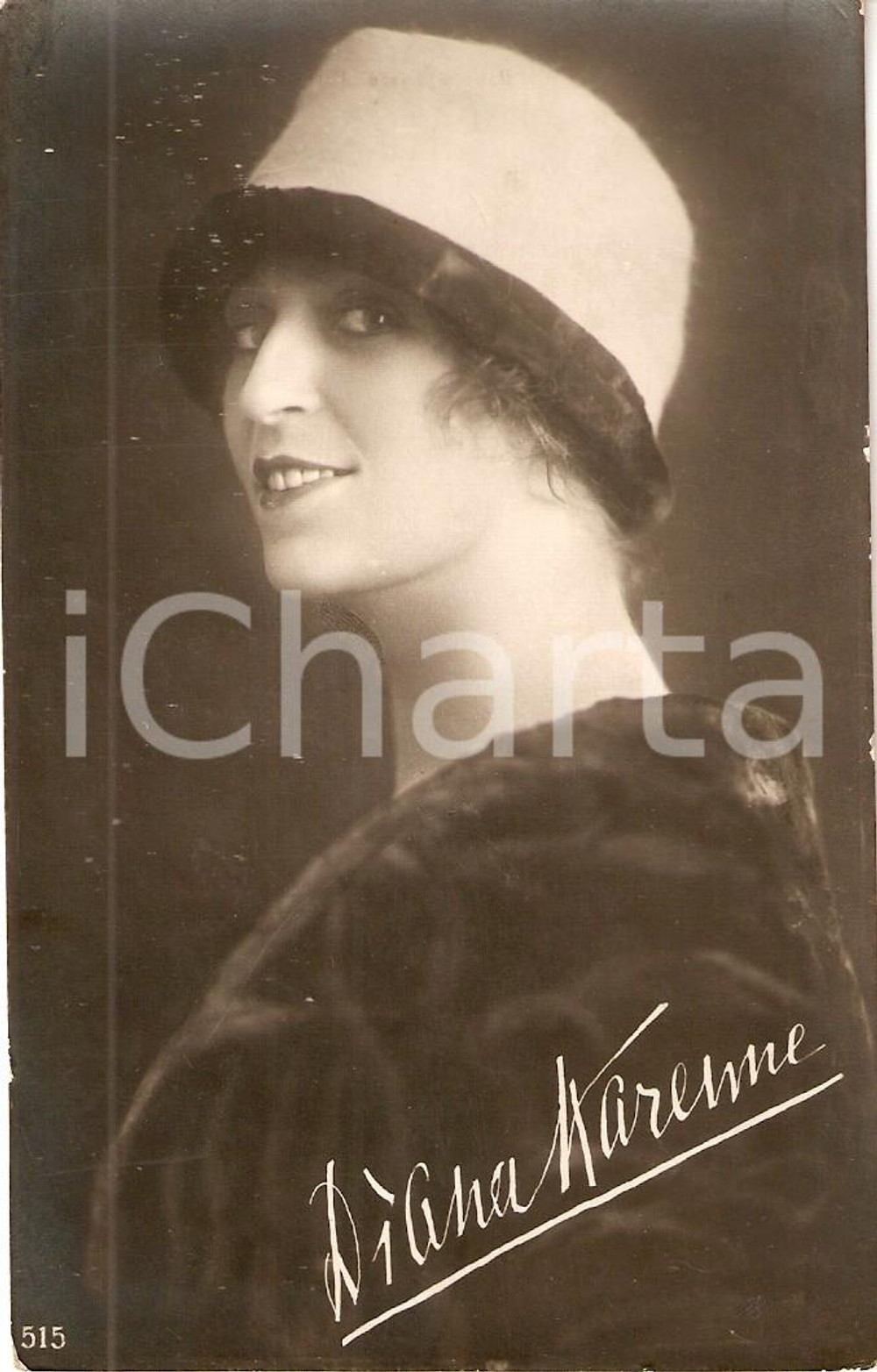 Cartolina originale da collezione 1920 ca CINEMA Attrice Diana KARENNE Ritratto con pelliccia *Cartolina FP NV 1
