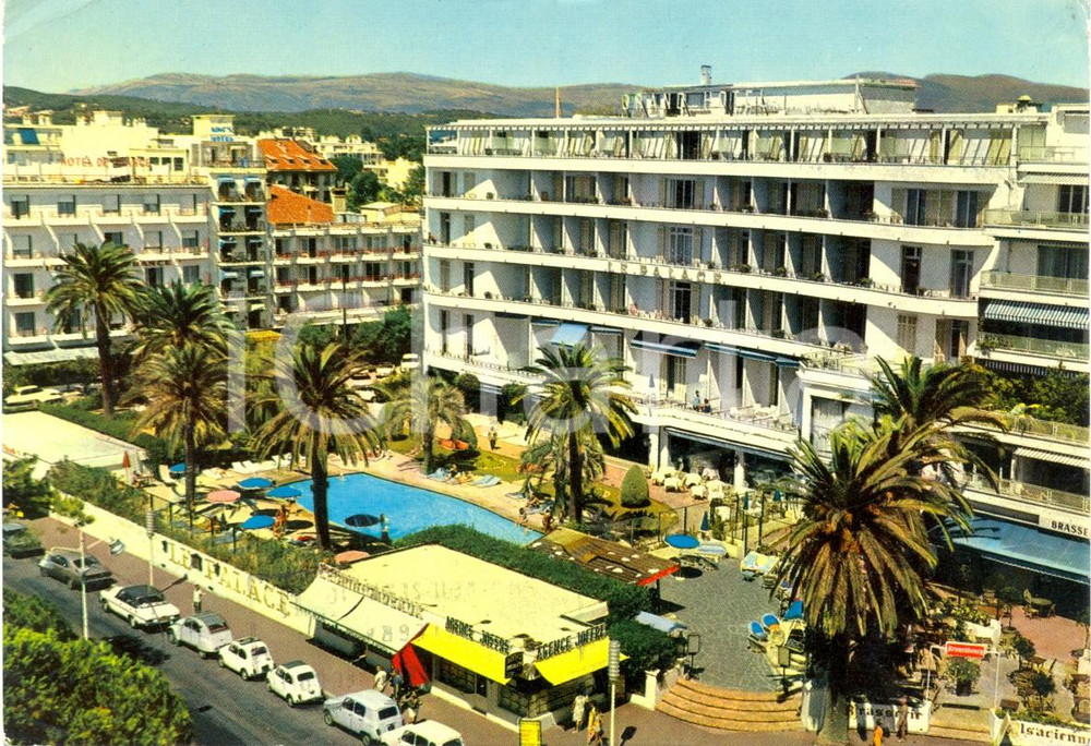 Cartolina originale da collezione 1970 ANTIBES F Il GRAND HOTEL a JUAN LES PINS Cartolina ANIMATA VINTAGE FG VG 1