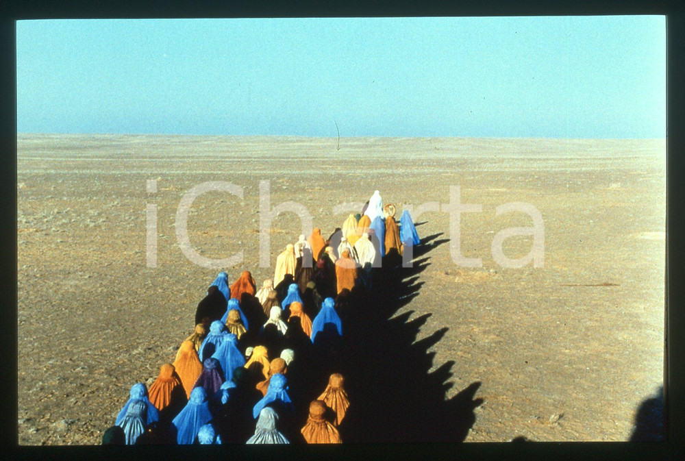 35mm vintage slide*2001 VIAGGIO A KANDAHAR Scena dal film di Mohsen MAKHMALBAF 2