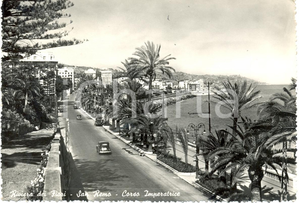 Cartolina originale da collezione 1957 SANREMO (IM) Scorcio Corso IMPERATRICE con automobili e autocorriere *FG VG 1