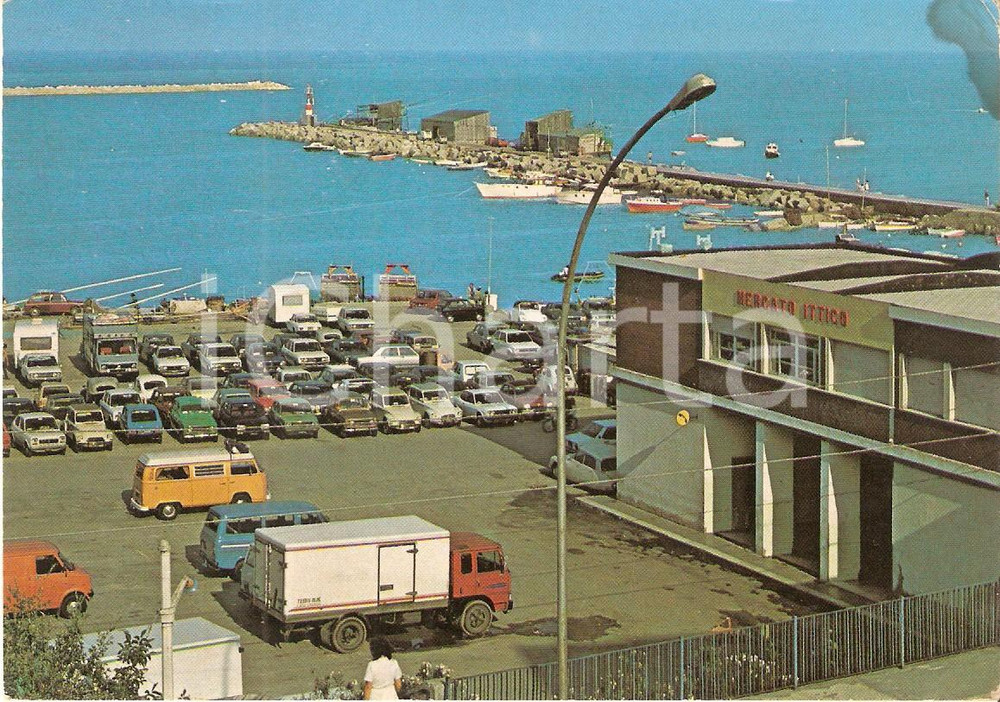 Cartolina originale da collezione 1975 ca TERMOLI CB Camion al mercato ittico Cartolina FG NV 1