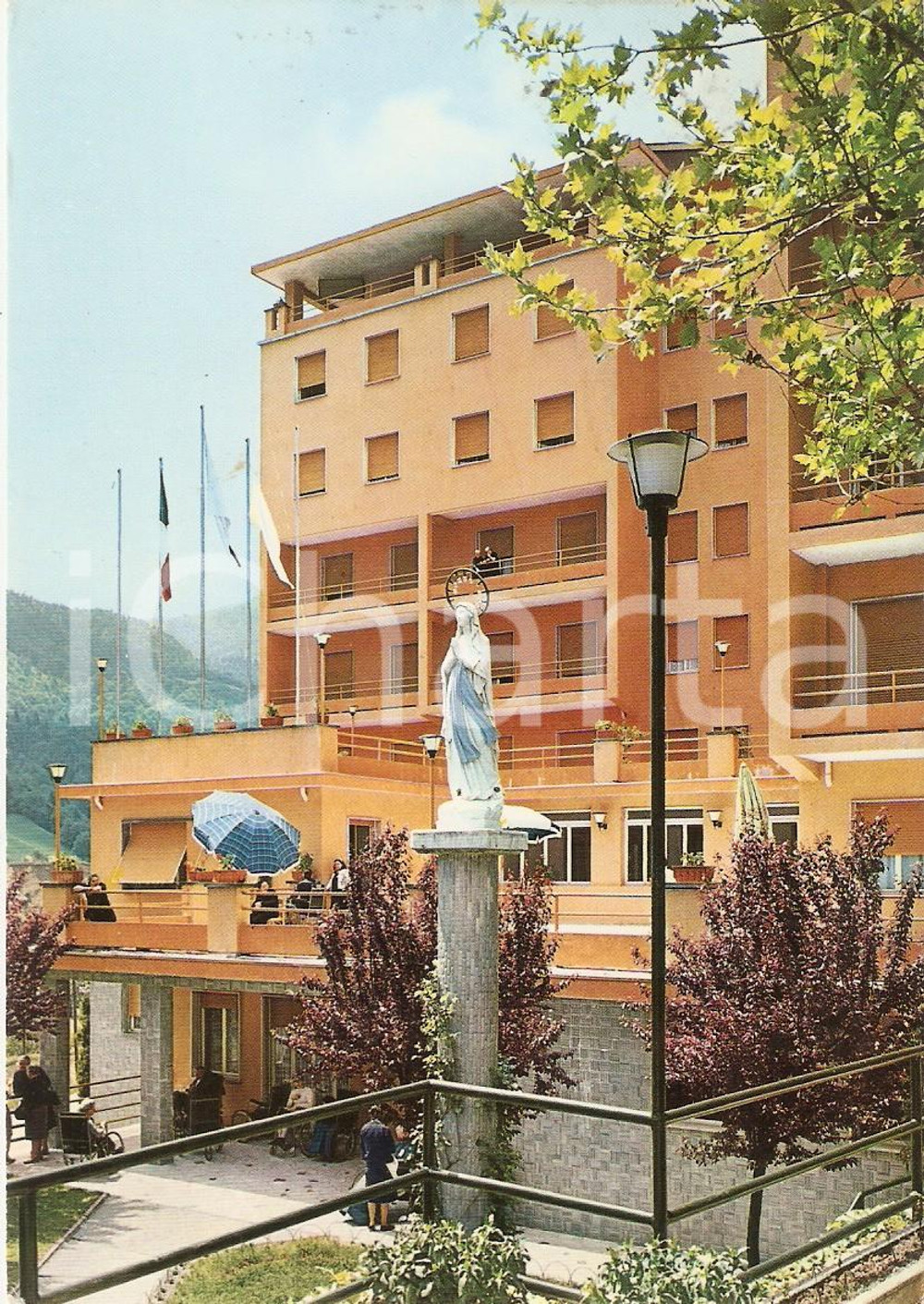 Cartolina originale da collezione 1970 RE (VB) Degenti alla Casa Cuore Immacolato di Maria *Cartolina FG VG 1