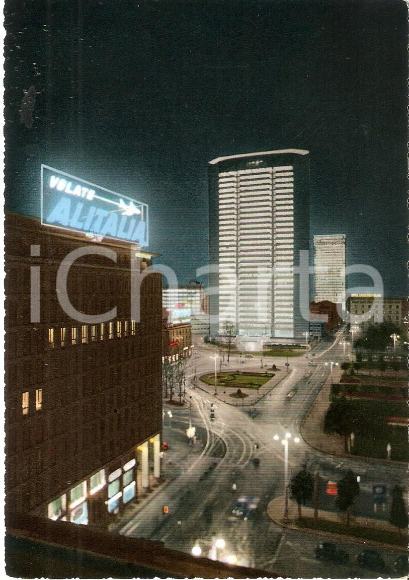 Cartolina originale da collezione 1961 MILANO Grattacieli in piazza Duca d Aosta Insegna ALITALIA Cartolina FG NV 1