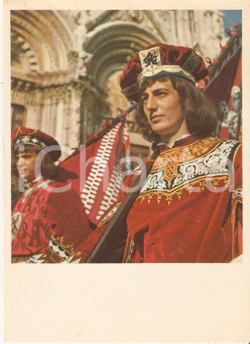 Cartolina originale da collezione 1965 ca PALIO DI SIENA Paggio maggiore della Contrada della torre Cartolina FG 1
