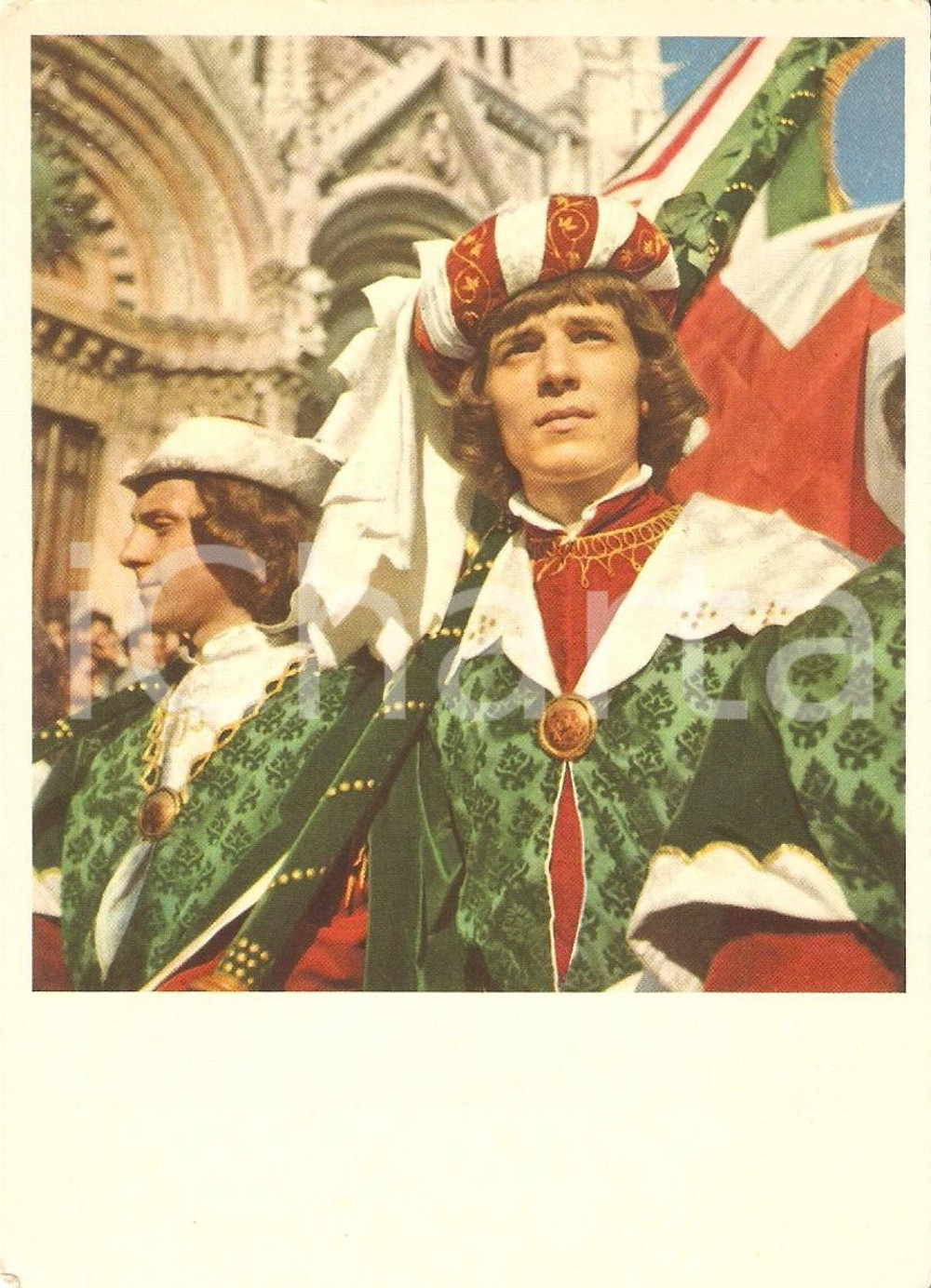 Cartolina originale da collezione 1965 ca PALIO DI SIENA Paggio maggiore della Contrada dell oca Cartolina FG NV 1