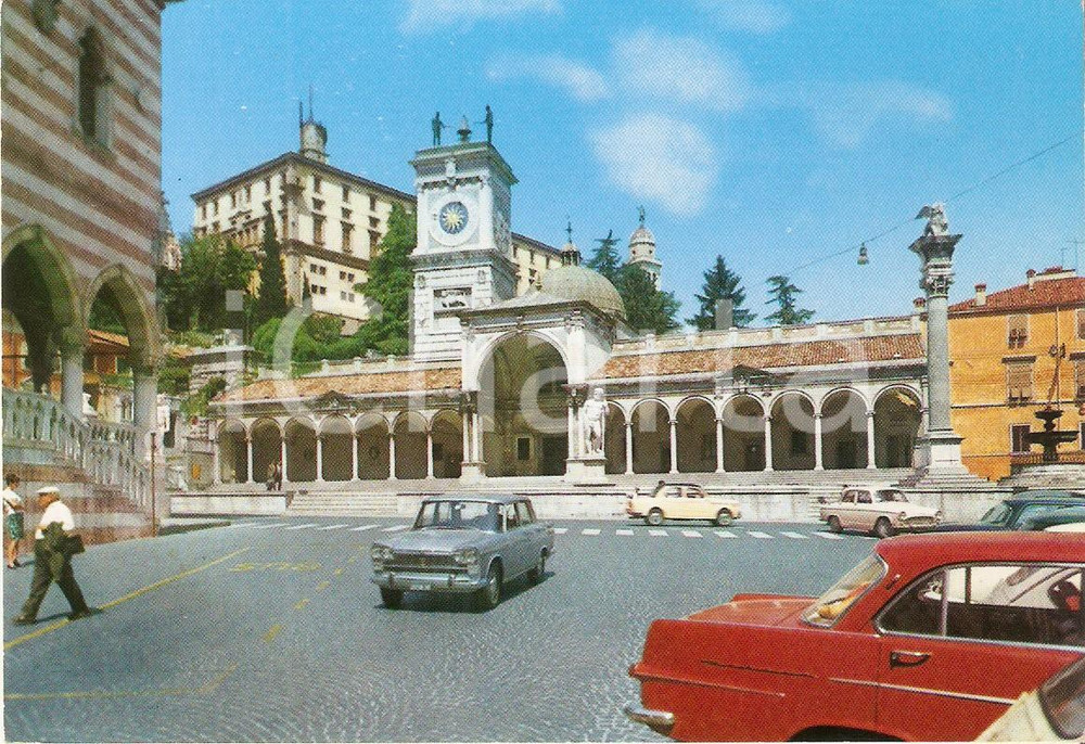 Cartolina originale da collezione 1958 UDINE Auto in Piazza Libertà *Cartolina FG VG 1