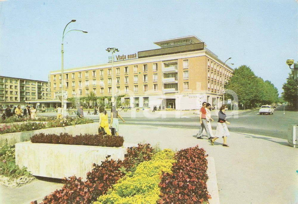 Cartolina originale da collezione 1975 ca GALATI ROMANIA Hotel Dunarea Cartolina ANIMATA  FG NV 1