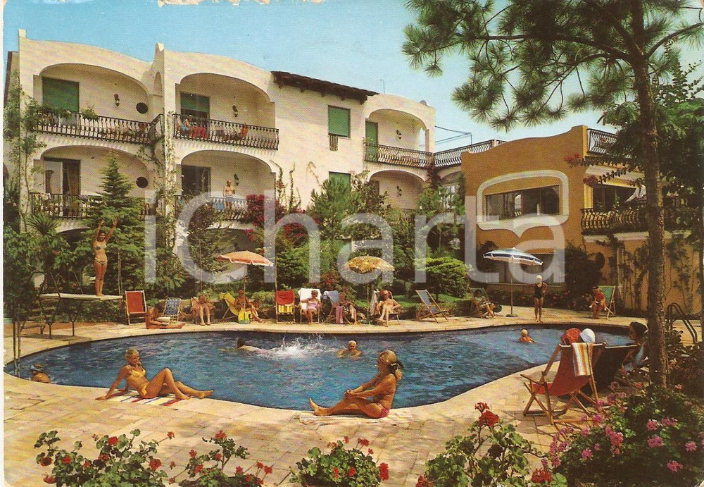 Cartolina originale da collezione 1974 ISCHIA PORTO NA Tuffo in piscina all Hotel Continental Terme Cartolina FG 1