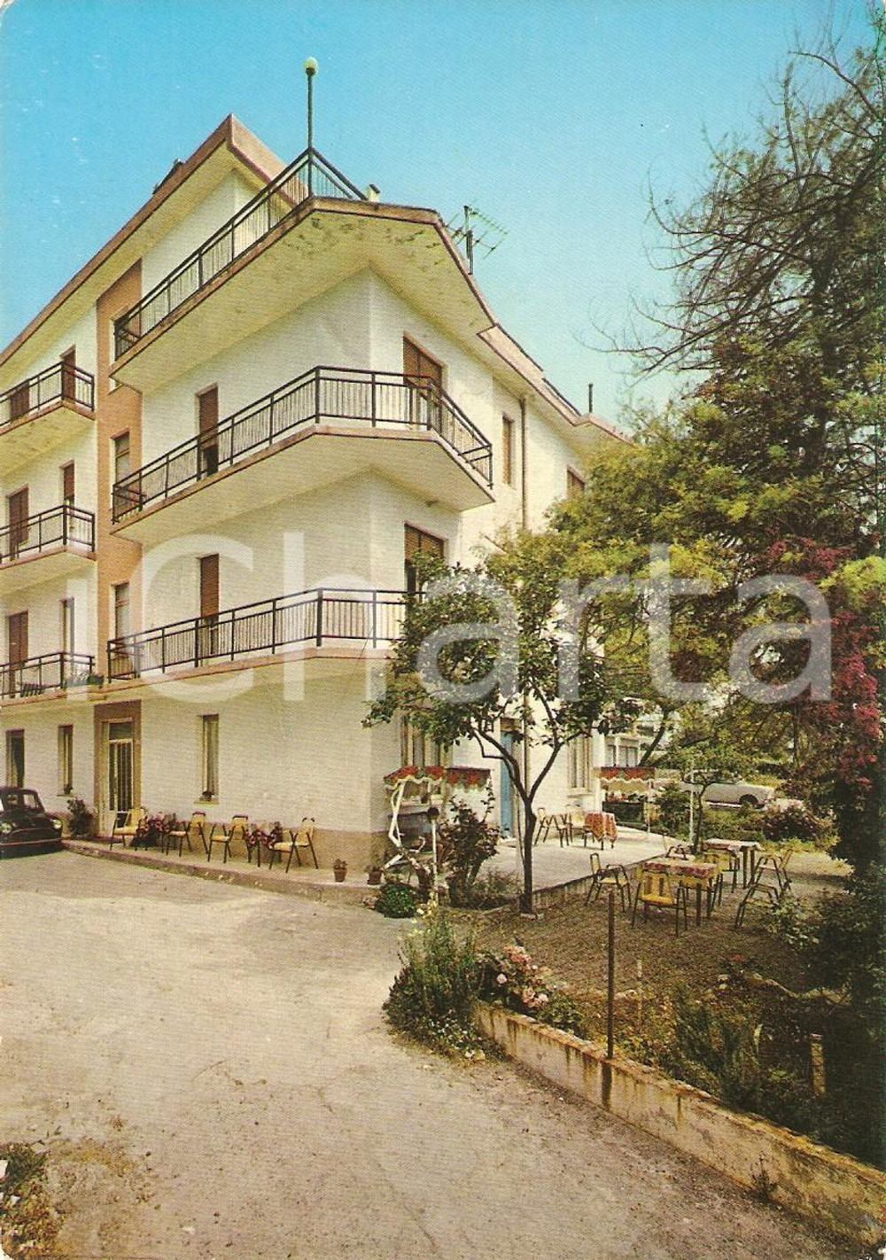 Cartolina originale da collezione 1970 ca LOANO SV Bambina sul dondolo alla Pensione VILLA ROSA Cartolina FG NV 1