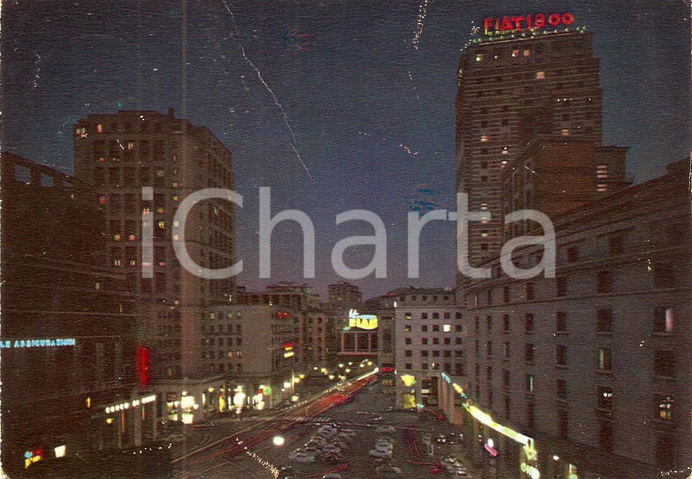Cartolina originale da collezione 1976 GENOVA Piazza Dante di notte  Insegna FIAT 1800 Cartolina FG VG 1