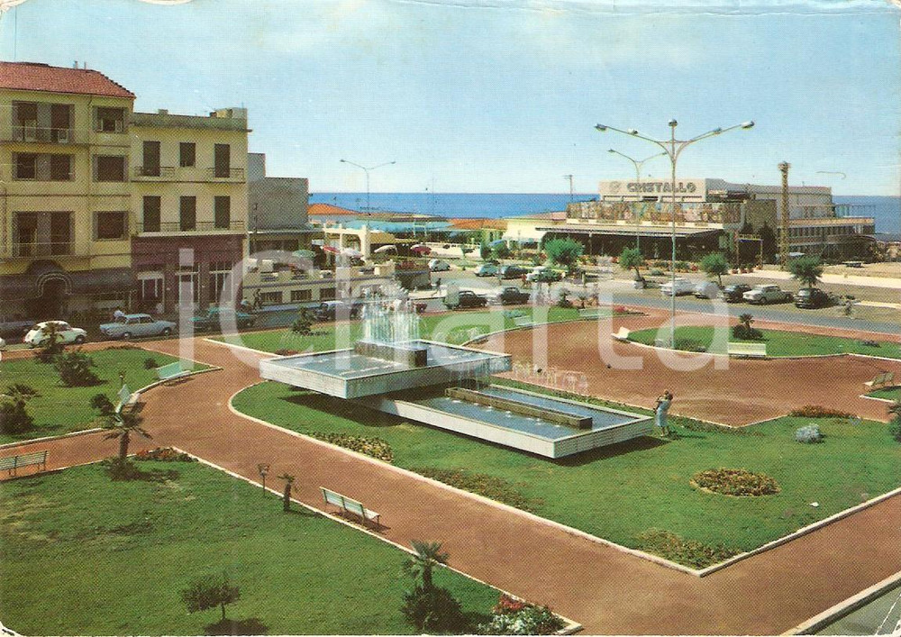 Cartolina originale da collezione 1968 LIDO DI CAMAIORE LU Piazza Matteotti e Ristorante Cristallo Cartolina FG 1