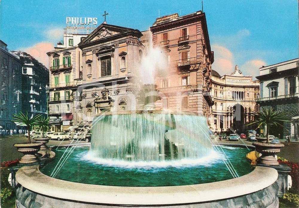 Cartolina originale da collezione 1960 ca NAPOLI Piazza Trento e Trieste Cartolina FG NV Insegna PHILIPS 1