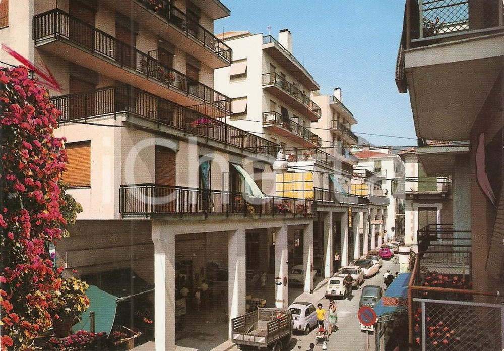 Cartolina originale da collezione 1961 NOLI SV Scorcio Via MONASTERO  FIAT 500 Cartolina ANIMATA FG VG 1