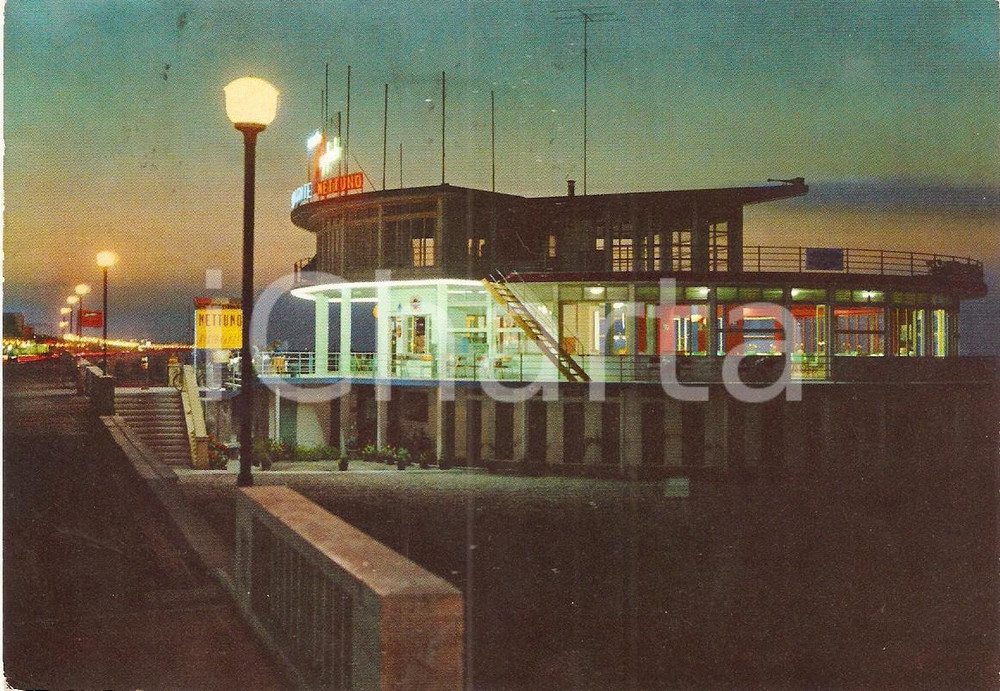 Cartolina originale da collezione 1970 ca RIMINI La rotonda sul mare Ristorante NETTUNO Notturno Cartolina vintage 1
