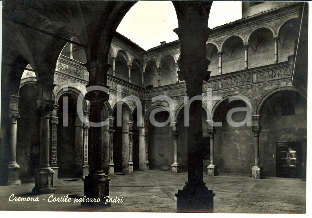 Cartolina originale da collezione 1963 CREMONA Cortile palazzo FODRI  Cartolina postale FG VG 1