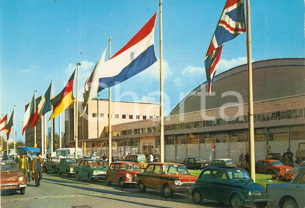 Cartolina originale da collezione 1970 ca TORINO Palazzo Esposizioni Esterno con FIAT 500 Cartolina ANIMATA FG NV 1