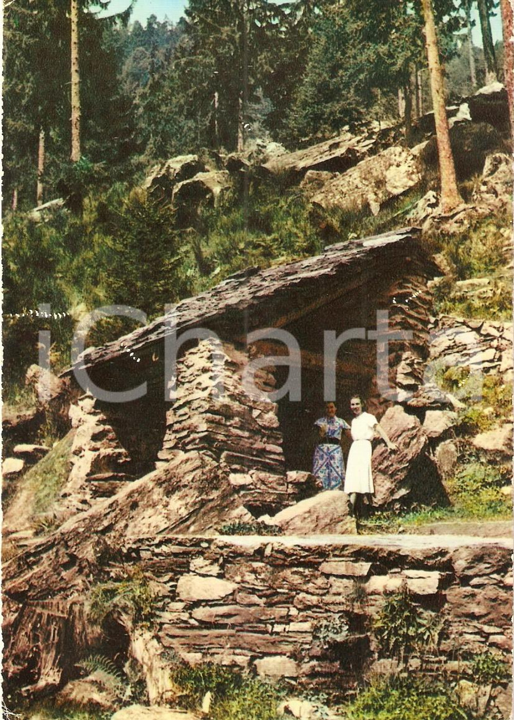 Cartolina originale da collezione 1970 CRAVEGGIA VB Donne alla VASCA Sorgente acqua ferruginosa Cartolina FG VG 1