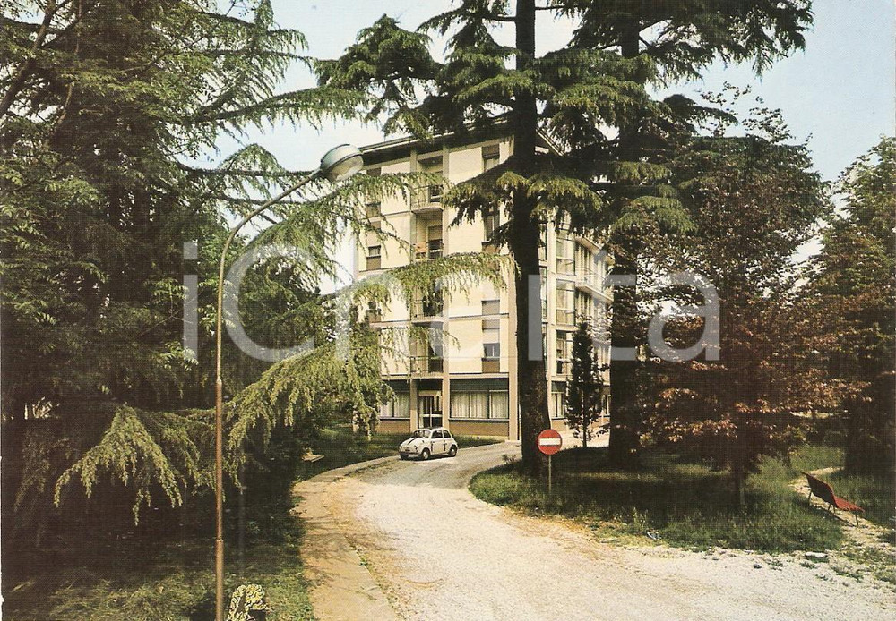 Cartolina originale da collezione 1970 ca TREVISO Fiat 500 all Istituto Rosa Zalivani Cartolina FG NV 1
