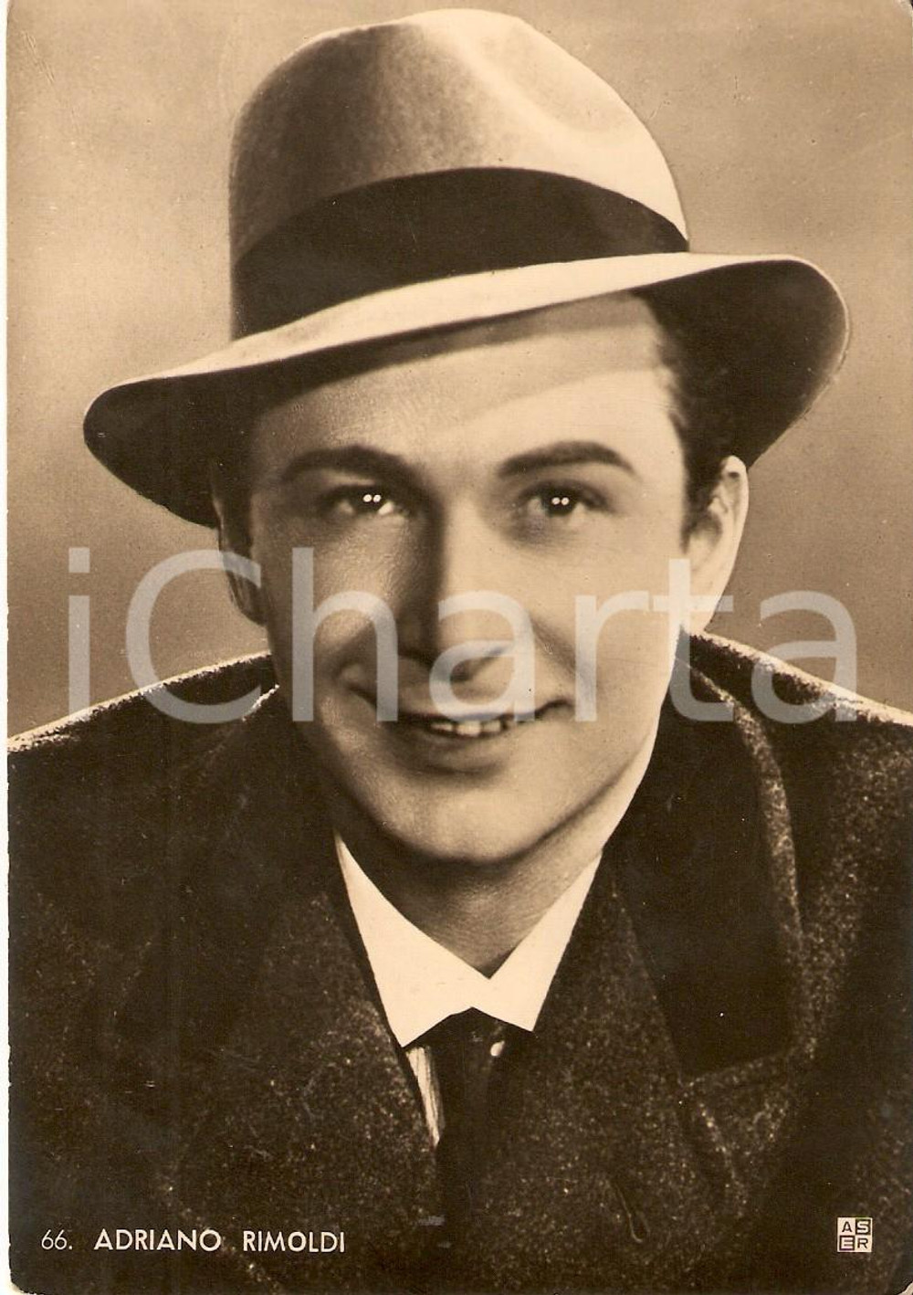 Cartolina originale da collezione 1945 ca CINEMA Attore Adriano RIMOLDI indossa cappello *Cartolina FG NV 1