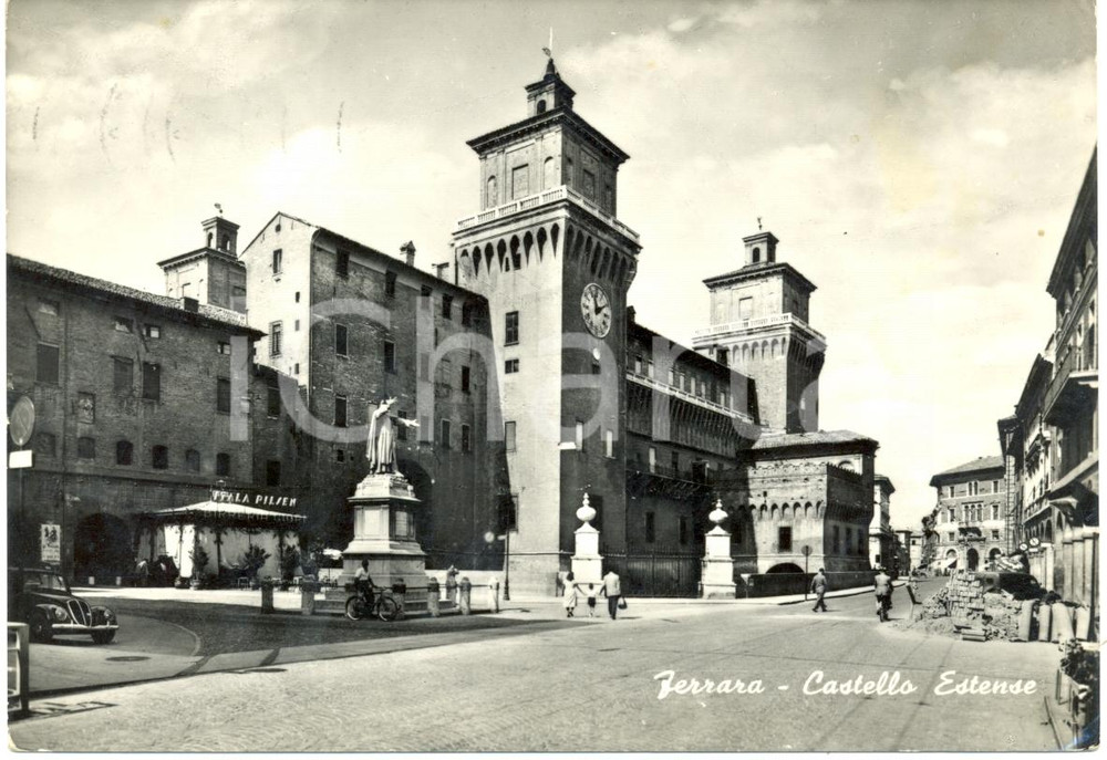 Cartolina originale da collezione 1956 FERRARA Castello ESTENSE con bar ITALA PILSEN *Cartolina ANIMATA FG VG 1