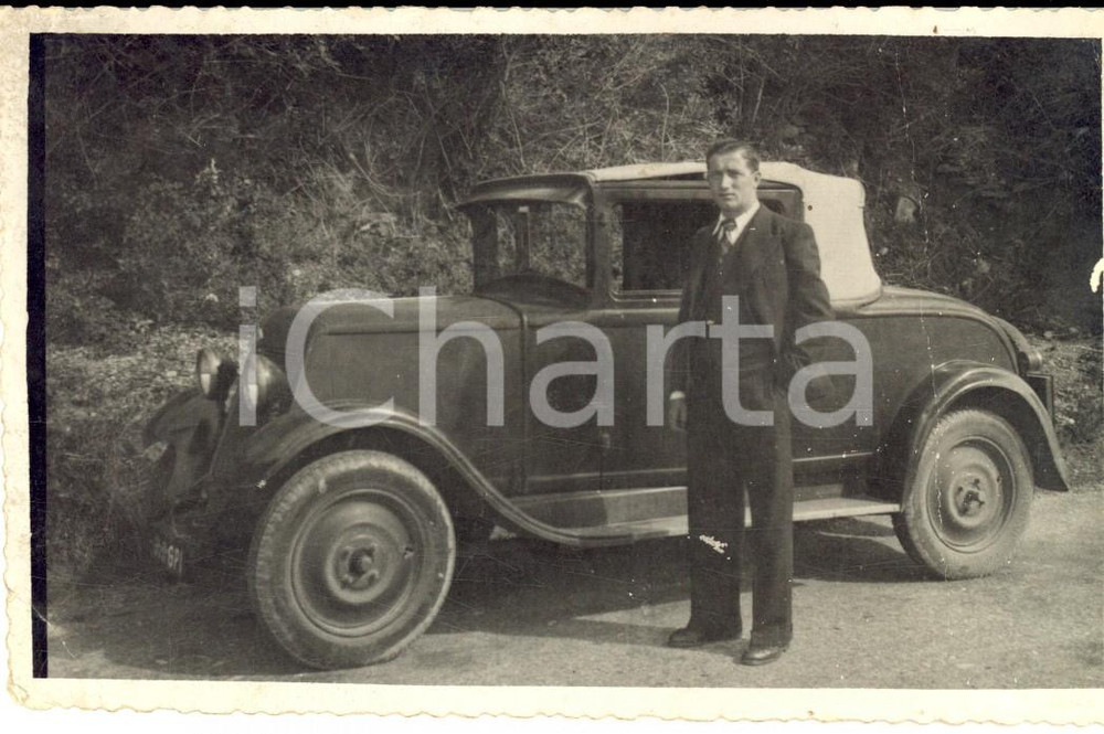 Fotografia d epoca originale 1932 MONTPELLIER F Ritratto di giovane con auto d epoca Fotografia FP NV 1
