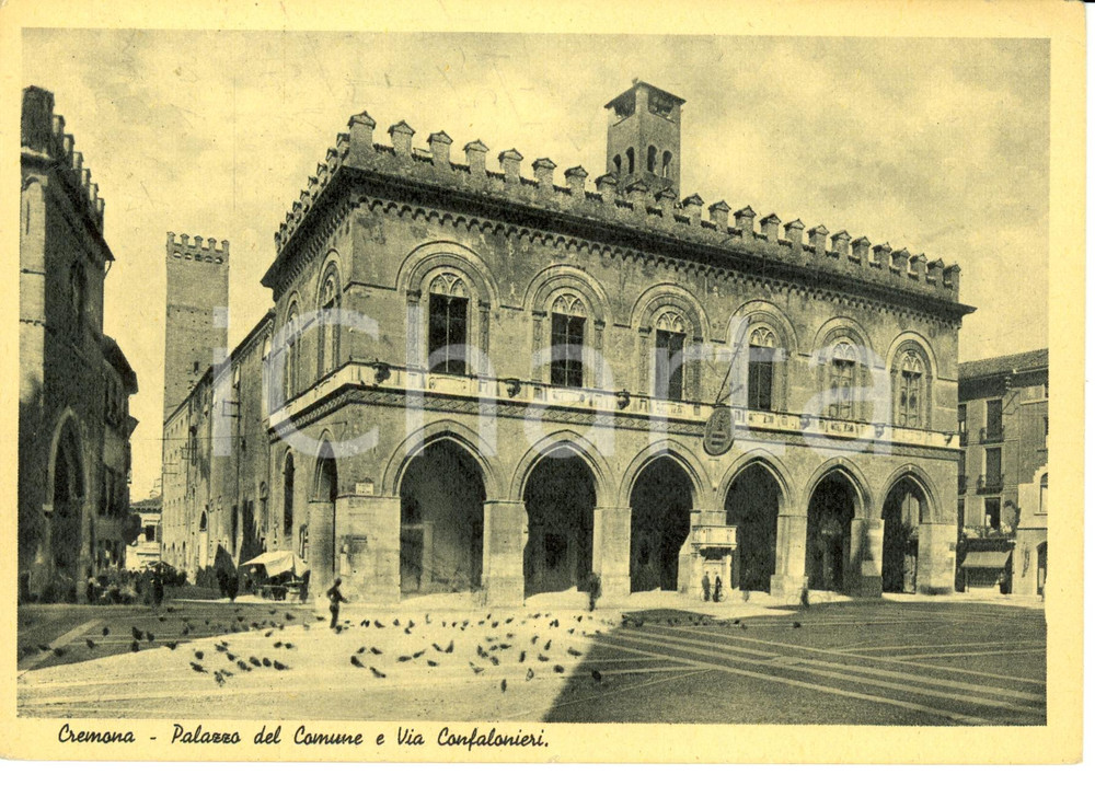 Cartolina originale da collezione 1945 CREMONA Palazzo del Comune e Via Confalonieri  *Cartolina postale FG VG 1
