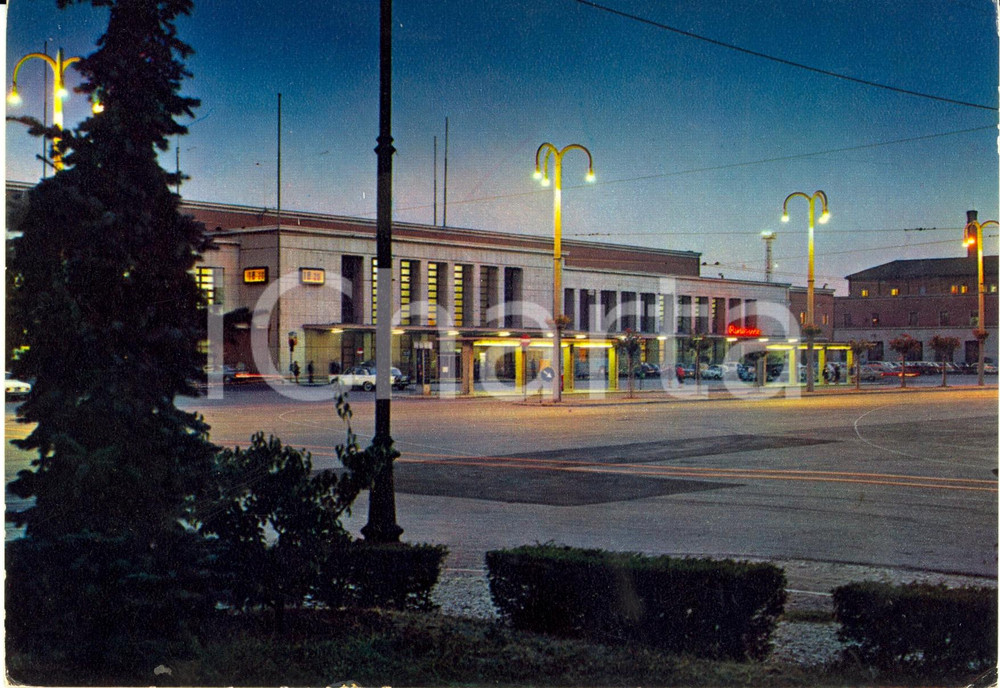 Cartolina originale da collezione 1965 ca VERONA Veduta esterna della STAZIONE PORTA NUOVA *Cartolina FG NV 1