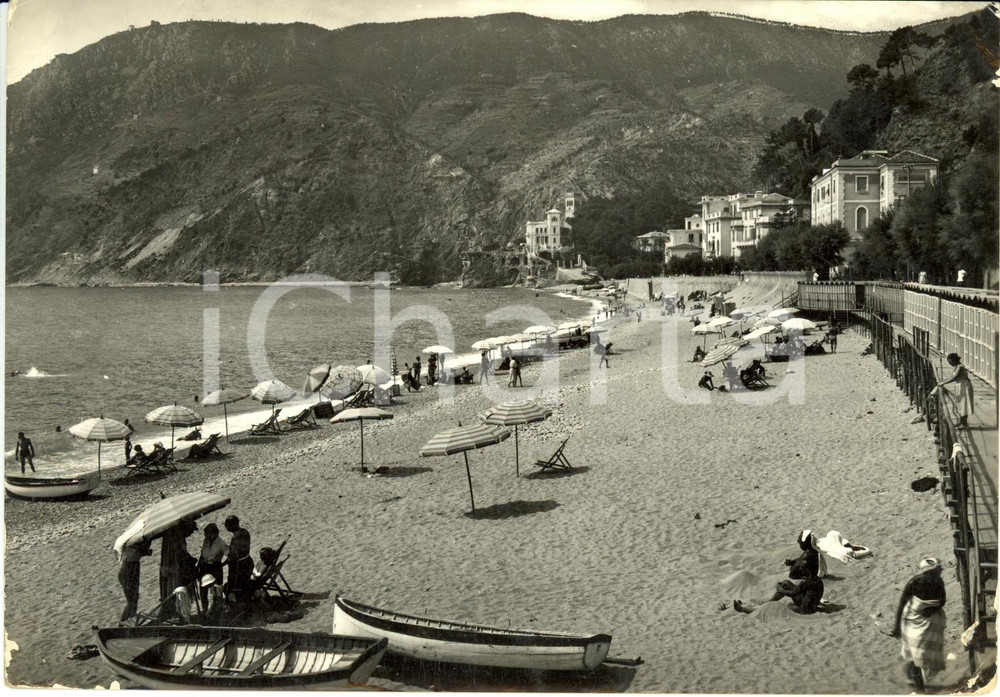 Cartolina originale da collezione 1951 MONTEROSSO (SP) Spiaggia di FEGINA e castello del GIGANTE DANNEGGIATA FG VG 1