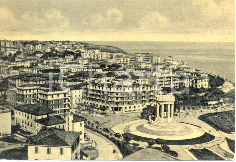 1950 ca ANCONA Veduta aerea della città con MONUMENTO AI CADUTI *Cartolina FG VG