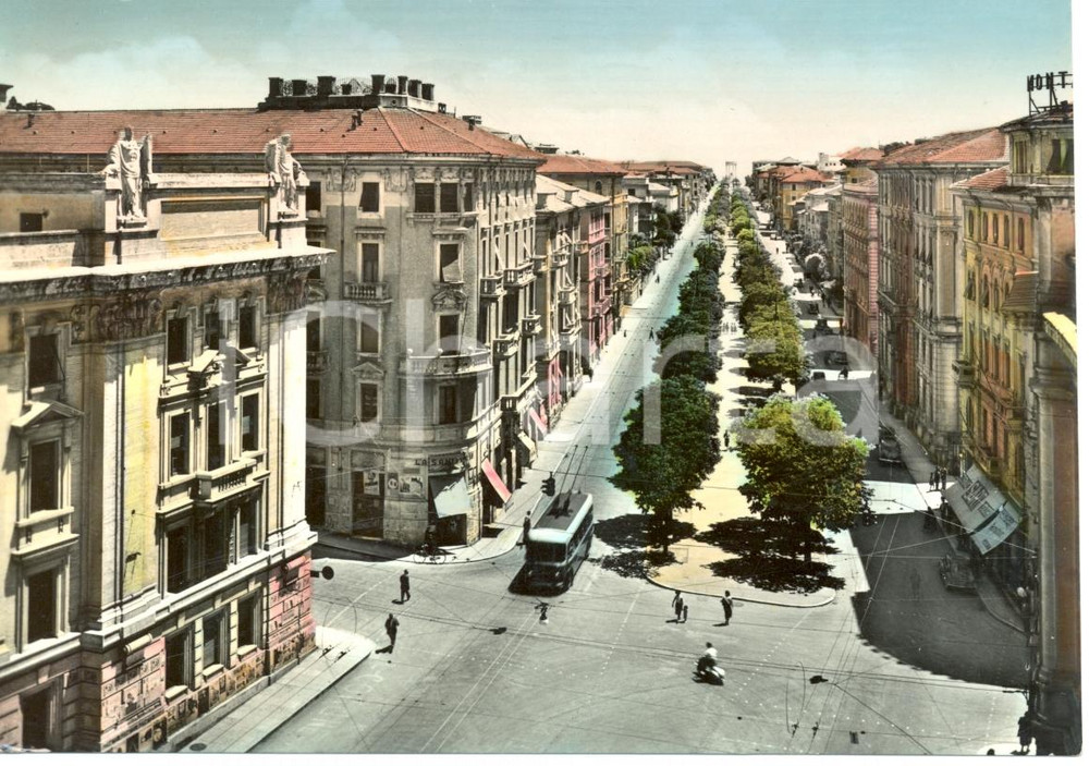 Cartolina originale da collezione 1955 ca ANCONA Viale della VITTORIA con bus Cartolina ANIMATA FG VG 1
