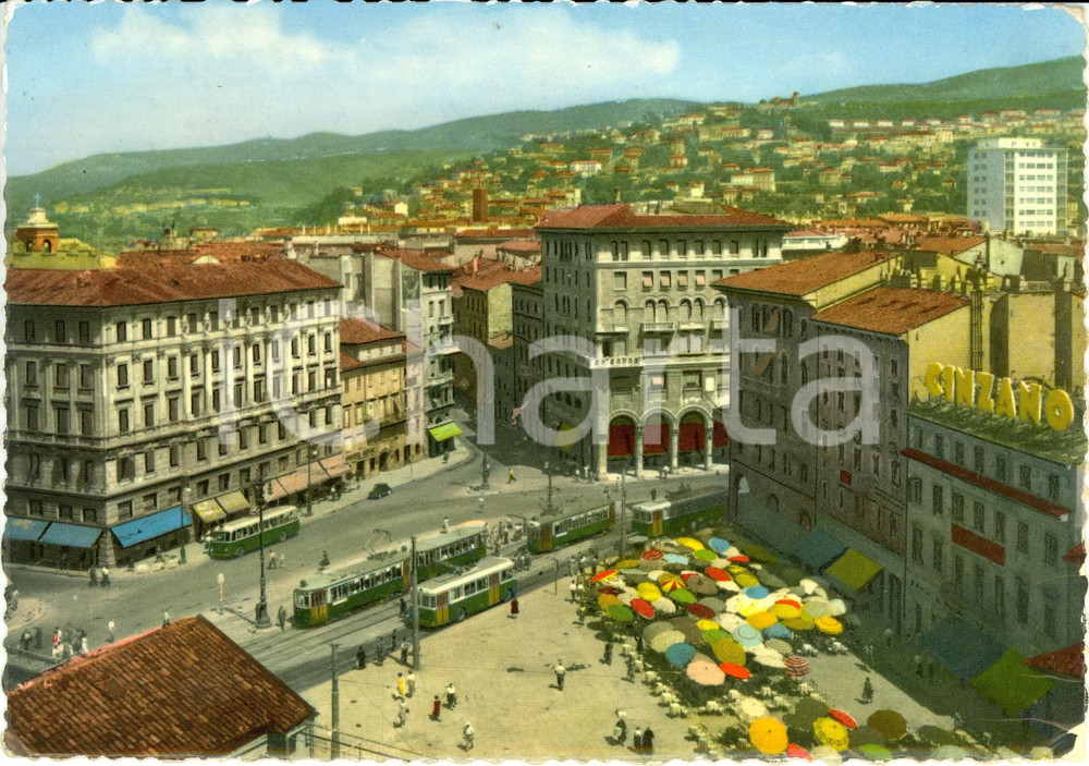 Cartolina originale da collezione 1958 TRIESTE Veduta aerea piazza GOLDONI con pubblicitÃ  CINZANO ANIMATA FG VG 1