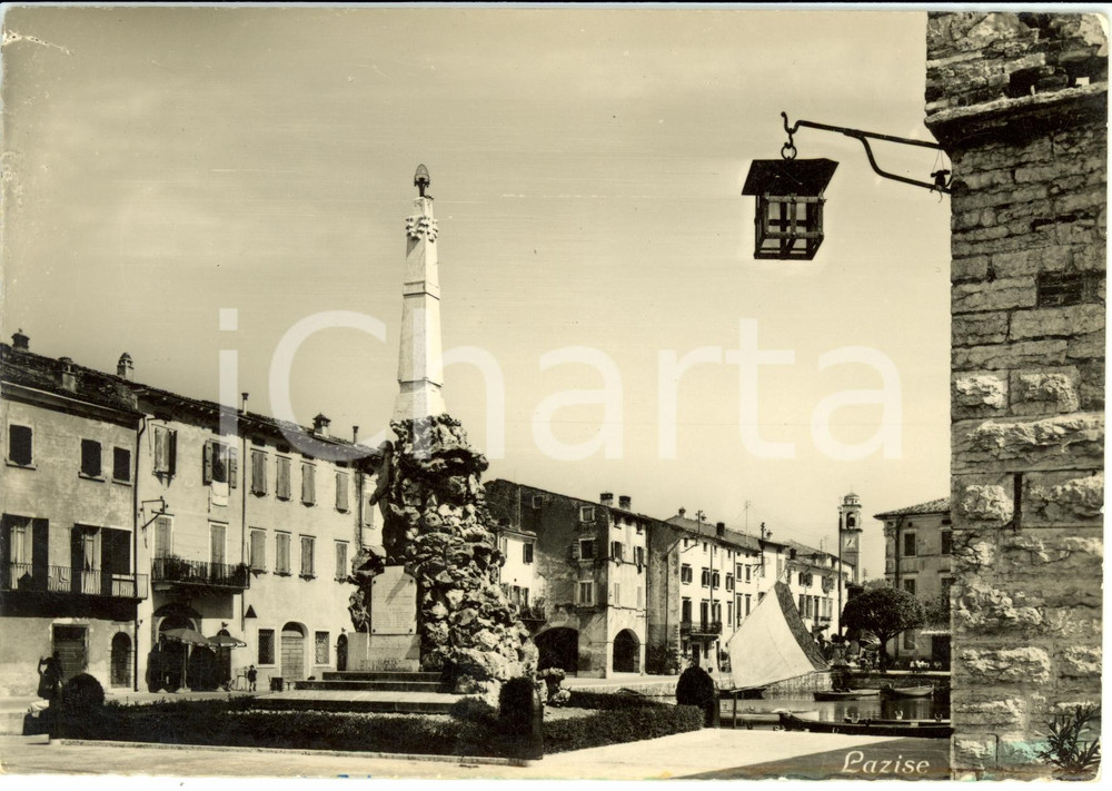 Cartolina originale da collezione 1958 LAZISE VR Monumento ai caduti  Cartolina postale FG VG 1