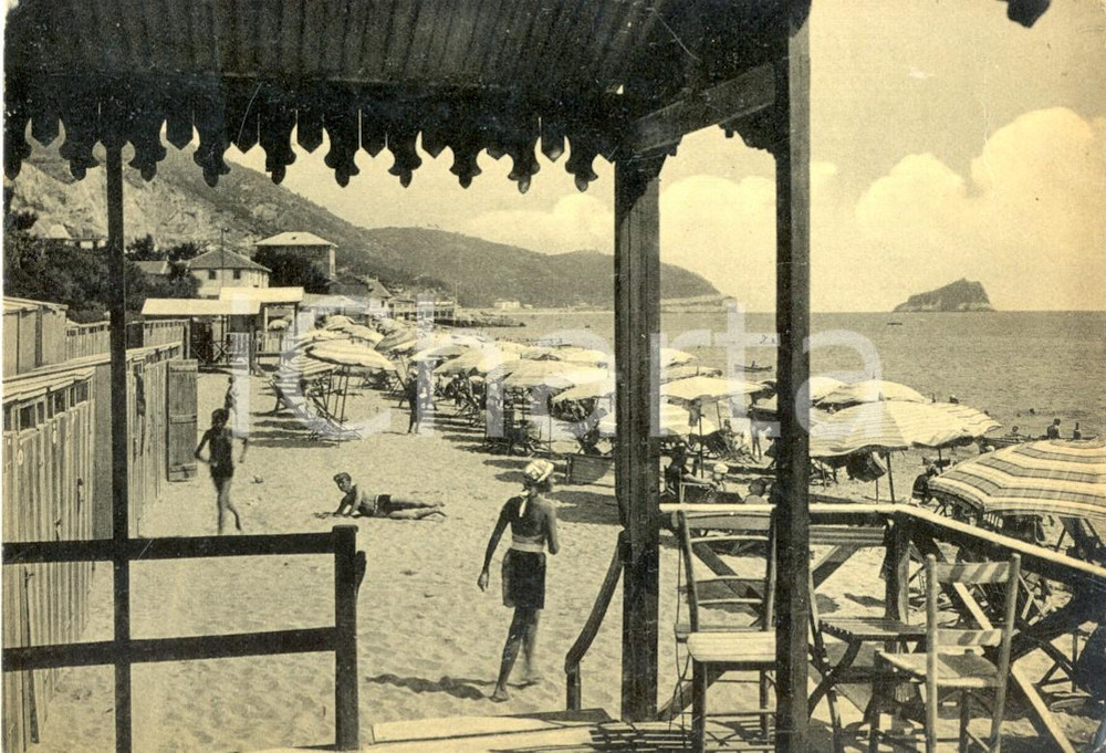 Cartolina originale da collezione 1952 SPOTORNO (SV) Veduta della spiaggia dallo stabilimento *Cartolina animata 1