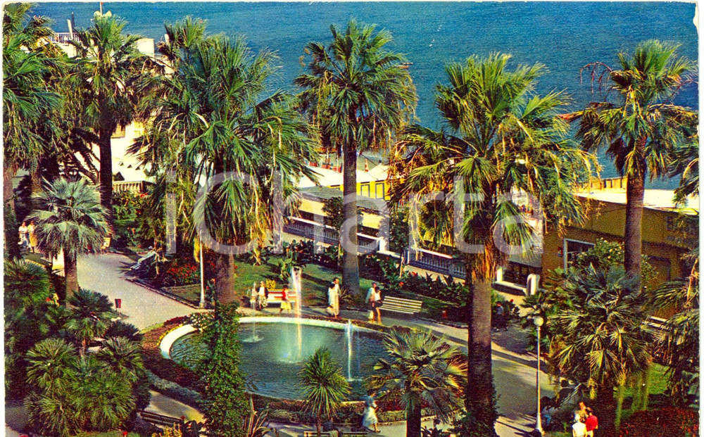 Cartolina originale da collezione 1960 VARAZZE SV Scorcio dei giardini Cartolina VINTAGE ANIMATA FG VG 1
