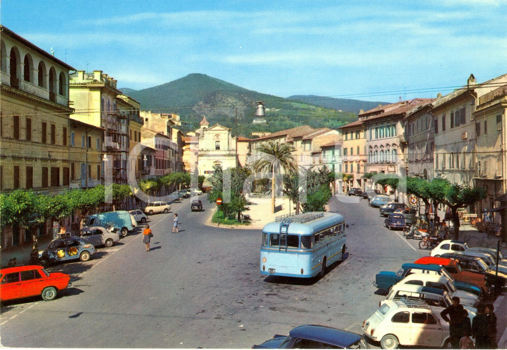 Cartolina originale da collezione 1960 ca POGGIO MIRTETO RI Piazza Martiri Cartolina VINTAGE Animata corriera 3 1