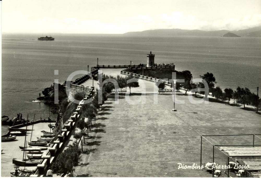 Cartolina originale da collezione 1960 ca PIOMBINO (LI) Veduta di piazza BOVIO verso il mare *Cartolina FG NV 1