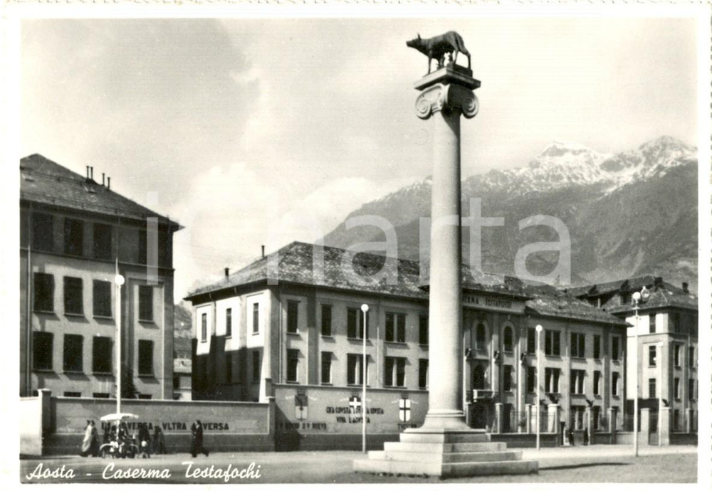 Cartolina originale da collezione 1950 ca AOSTA Veduta della Caserma Testafochi Cartolina animata FG NV 1