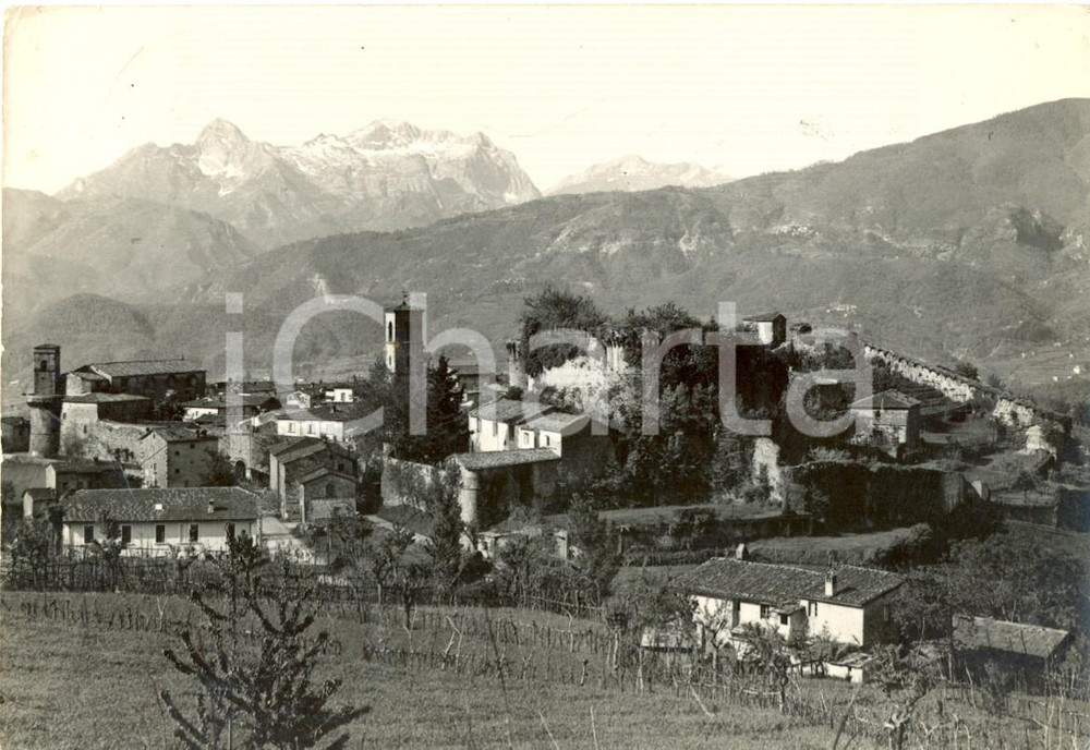 Cartolina originale da collezione 1950 ca CASTIGLIONE DI GARFAGNANA (LU) Panorama del castello e PANIA * FG VG 1