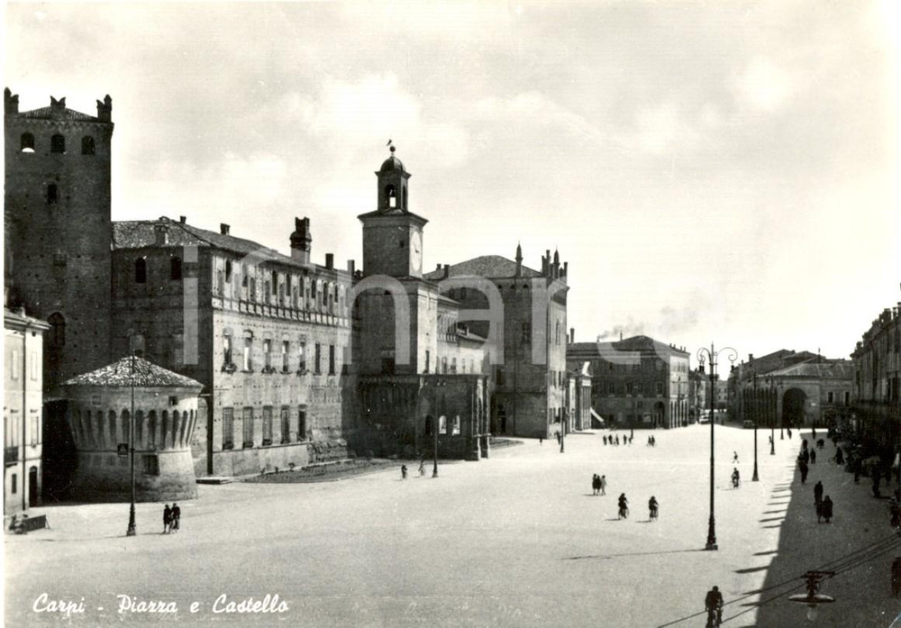 Cartolina originale da collezione 1952 CARPI (MO) PIAZZA DEI MARTIRI e PALAZZO dei PIO detto Castello *FG VG 1