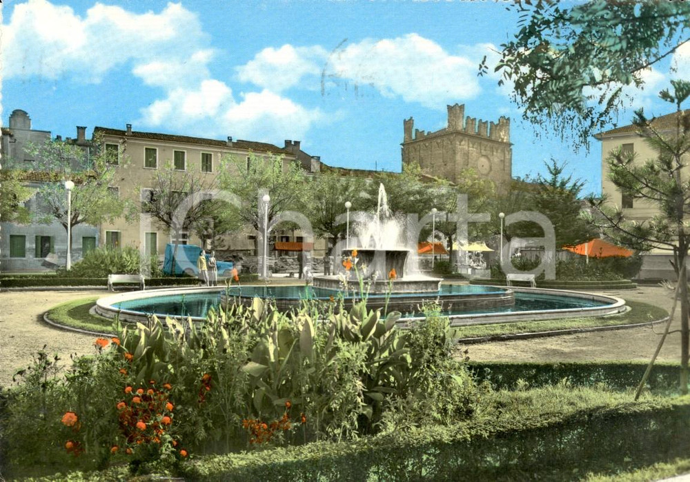 Cartolina originale da collezione 1961 ROVIGO Veduta di Piazza ROMA con fontana Cartolina postale ANIMATA FG VG 1