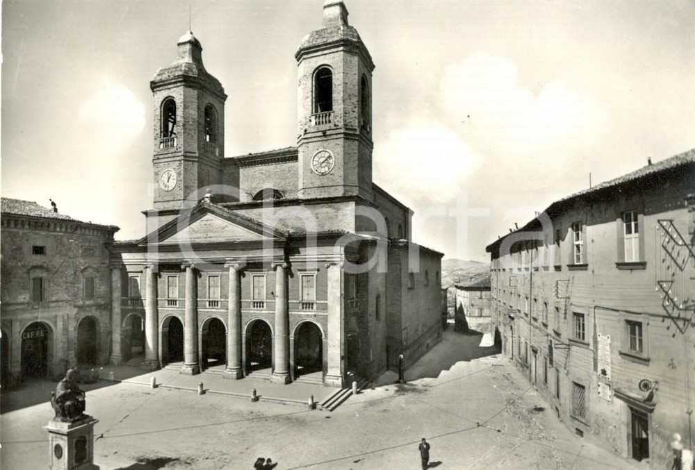Cartolina originale da collezione 1950 ca CAMERINO (MC) CAFFÃˆ' in Piazza del Duomo e UniversitÃ  *Cartolina FG NV 1