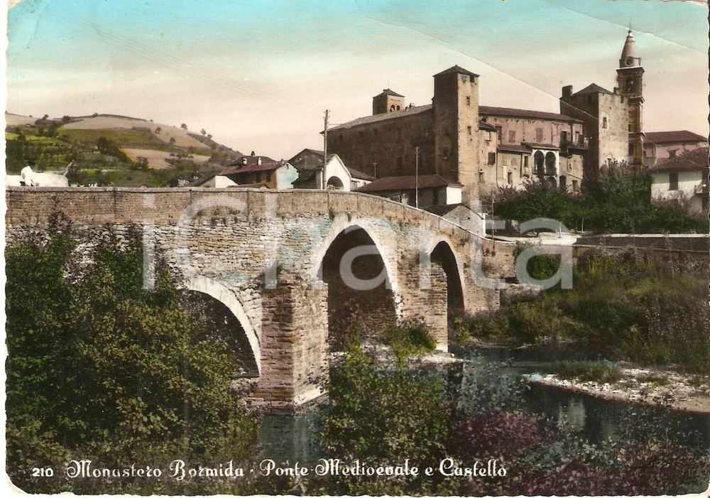 Cartolina originale da collezione 1957 MONASTERO BORMIDA AT Ponte Medioevale e Castello Cartolina FG NV 1