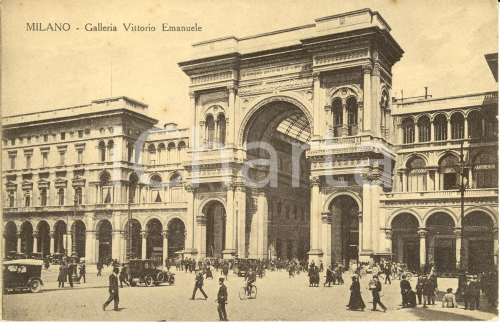 Cartolina originale da collezione 1915 ca MILANO Ingresso della Galleria VITTORIO EMANUELE *Cartolina FP NV 1
