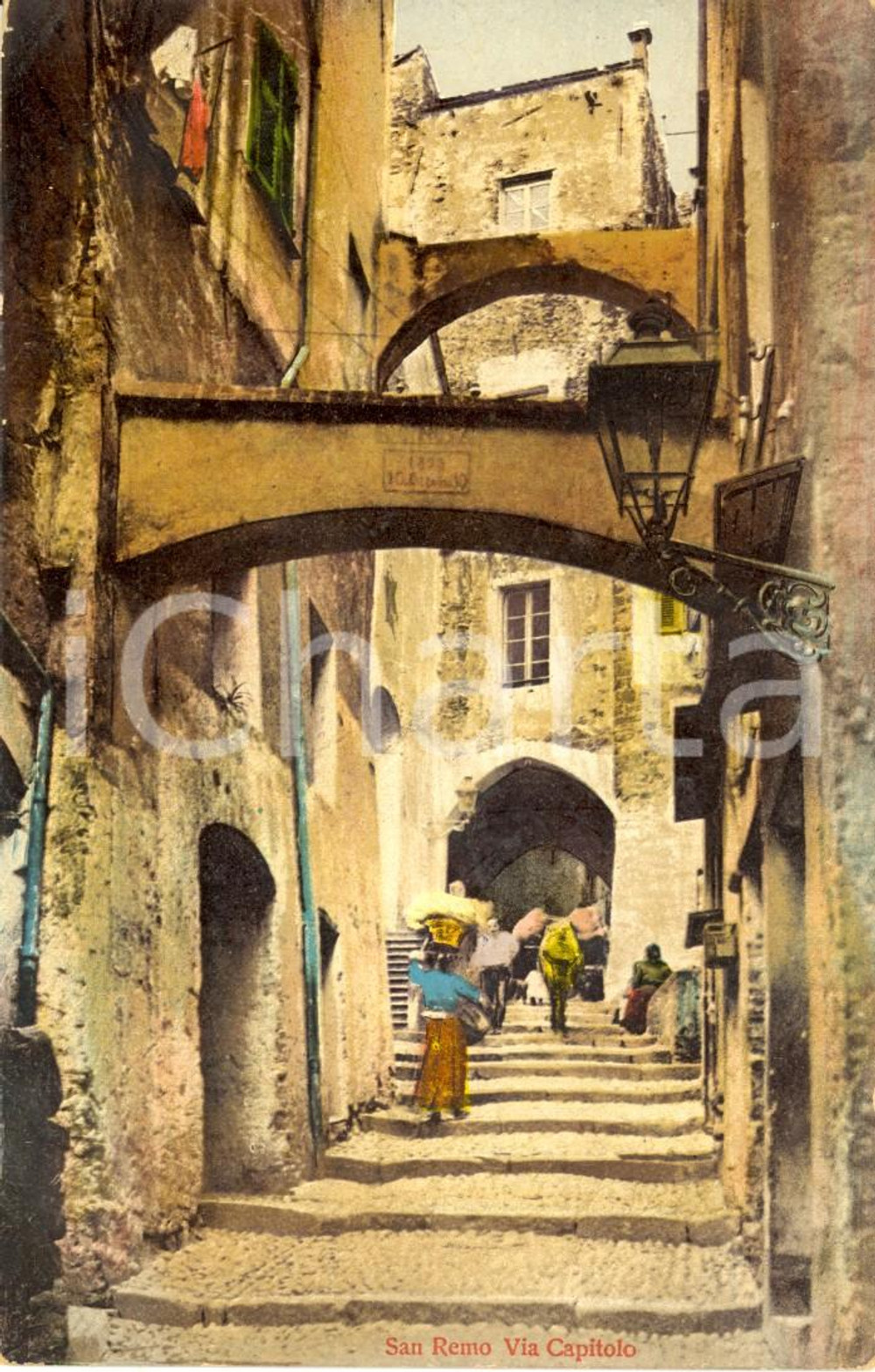 Cartolina originale da collezione 1915 ca SANREMO (IM) Passanti in Via CAPITOLO nella cittÃ  vecchia *Cartolina NV 1