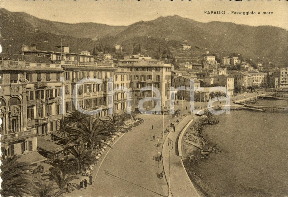 Cartolina originale da collezione 1940 RAPALLO (GE) Veduta del lungomare con passanti *Cartolina postale FG VG 1