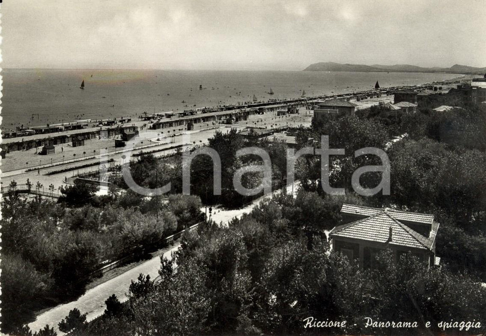 Cartolina originale da collezione 1953 RICCIONE (RN) Panorama della spiaggia e del lungomare *Cartolina FG VG 1