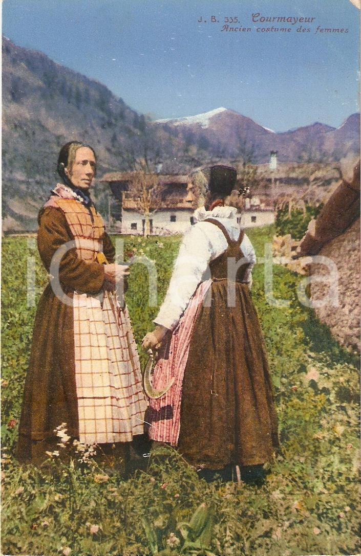 Cartolina originale da collezione 1930 ca COURMAYEUR AO Ancien costume des femmes Cartolina FP NV 1