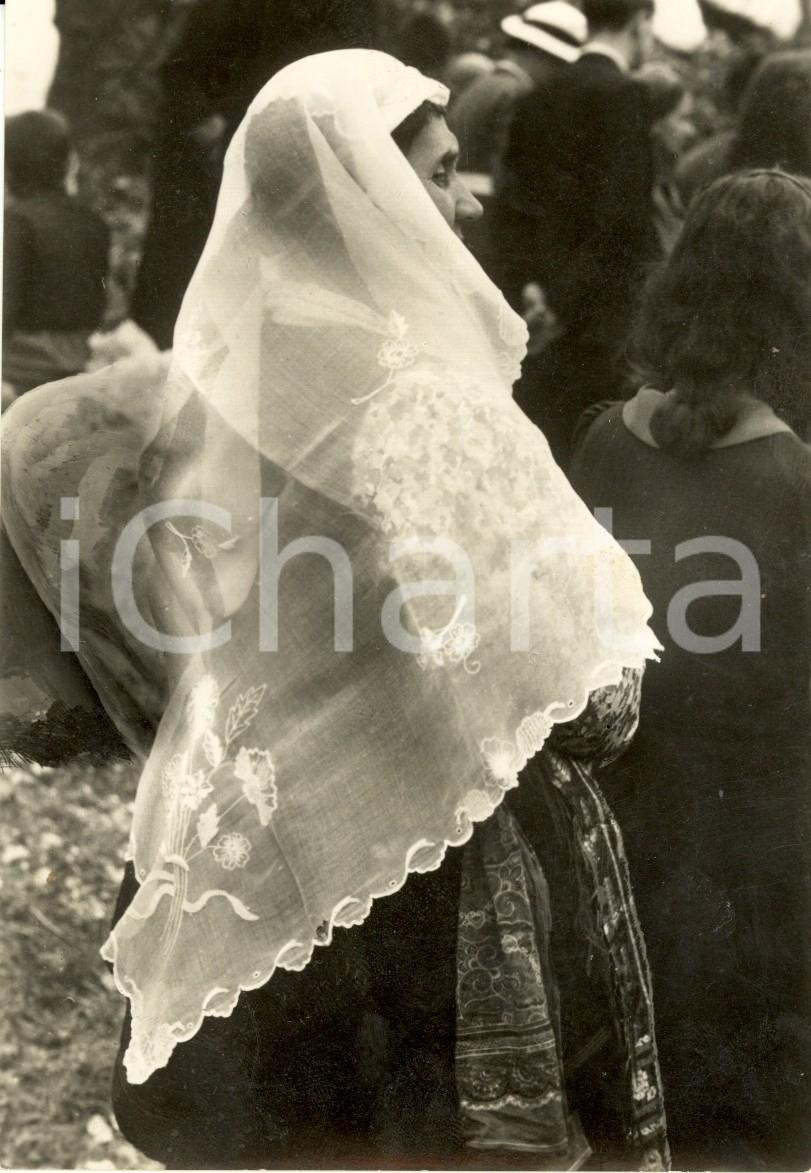 Cartolina originale da collezione 1941 SCUTARI / SHKODER ALBANIA COSTUMI Abito cattolico locale Cartolina FG VG 1